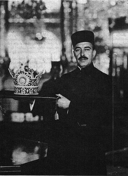 پرونده:RezaShahBozorgCoronation14.jpg