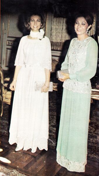 پرونده:ShahbanouPrincessSofiaNiavaranPalace31Ordibehesht1354.jpg