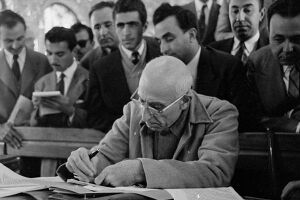 MossadeghTrial7c.jpg