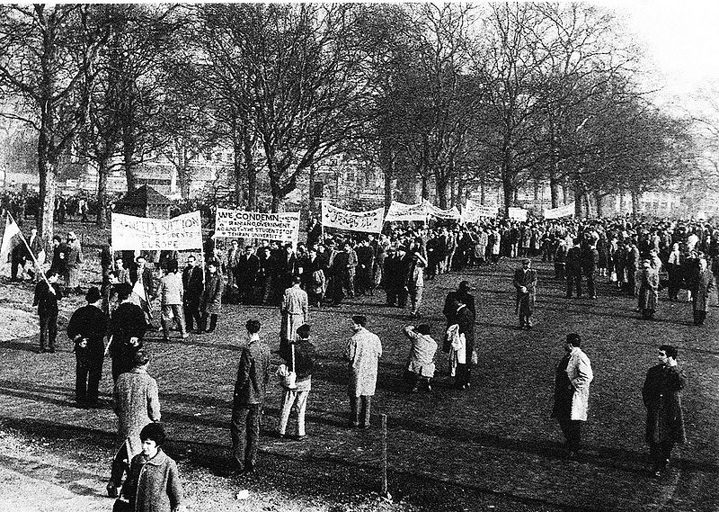 پرونده:ConfederationLondon HydePark.jpg