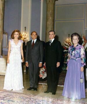 HIMAryamehrLuis EcheverriaPresidentMexico27Tir1354.jpg