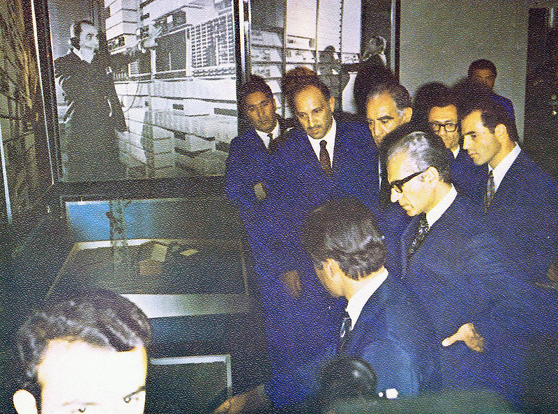 پرونده:Shahanshah visit microwave network.jpg