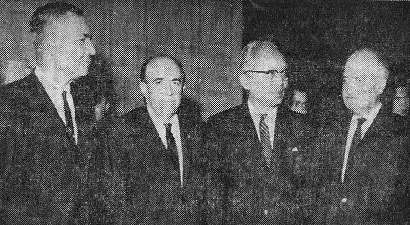 پرونده:HoveydaUthantUN MehrAbad1344.jpg