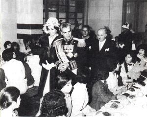 Shahanshah va ShahbanooNoroozStudents1342.jpg