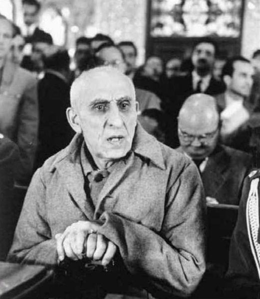 پرونده:MossadeghTrial29b.jpg