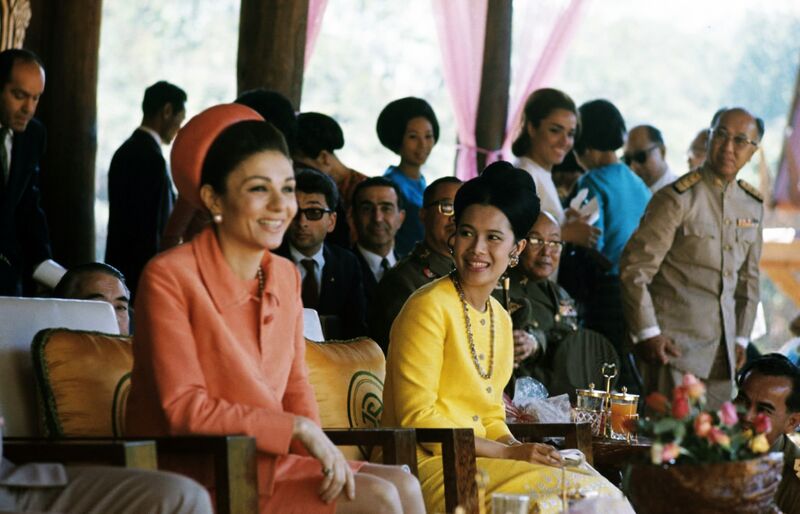 پرونده:ShahanshahKingThailandPavilionGrand PalaceBangkok1346a.jpg