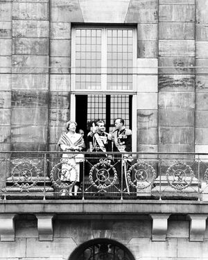 ShahanshahQueenBeatrixNetherlands1338.jpg