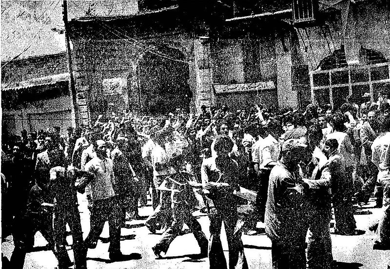 پرونده:Chaos1357ShirazMosque570521 2b.jpg