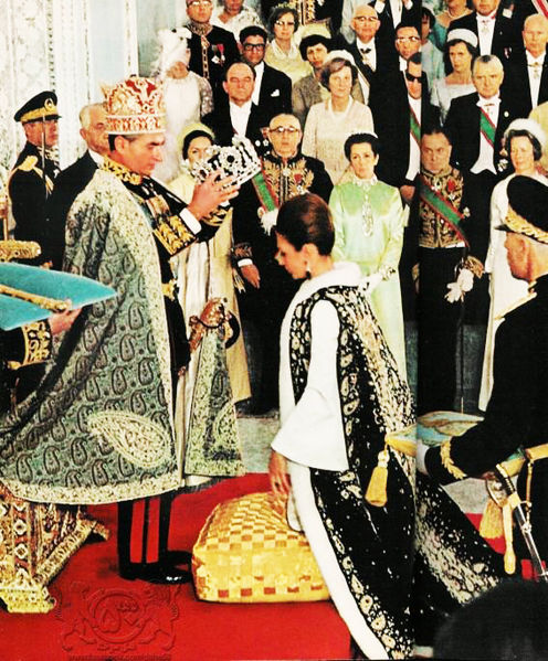پرونده:CoronationShahanshahShahbanou12.jpg