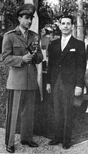 پرونده:ShahanshahAryamehr va RazmAraPM.jpg