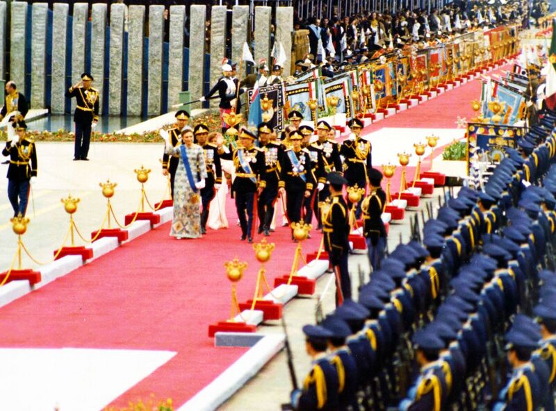 پرونده:PahlaviDynasty50thAnniversary2535.jpg
