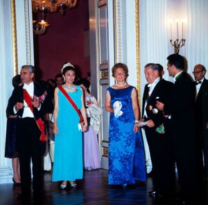 ShahanshahShahbanouStateVisitWGermanyMunichOpera1946a.jpg