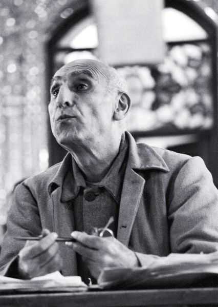 پرونده:MossadeghTrial30a1.jpg