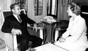 ShahanshahArymehr va MargartThatcher1978b.jpg