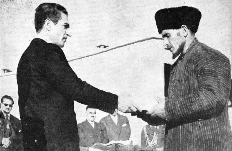 پرونده:ShahanshahLandReformTurkman.jpg