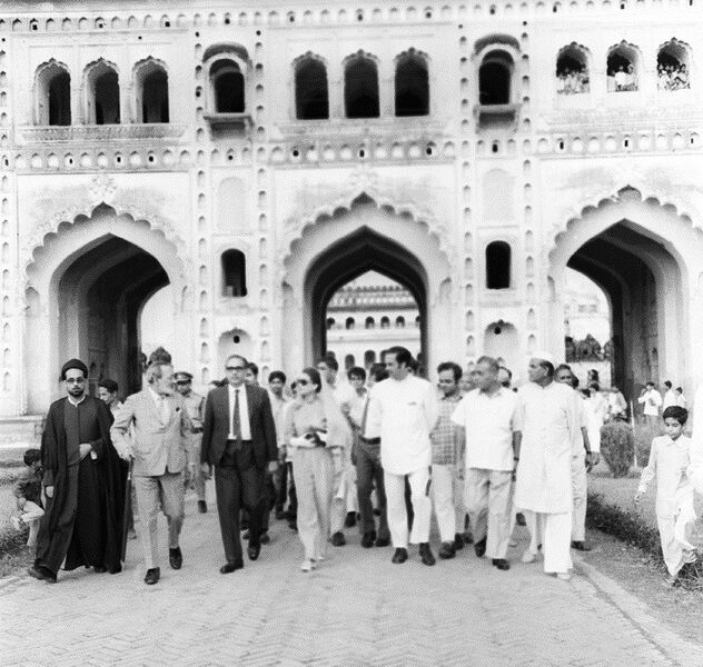 پرونده:PrincessAshrafVisitedAsafiImambaraLucknowIndia1352b.jpg