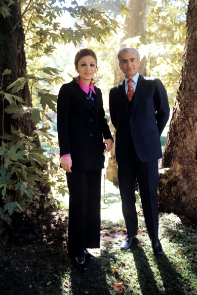 پرونده:HIM & HH Niavaran.png