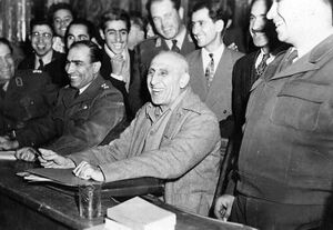 MossadeghTrial25c.jpg