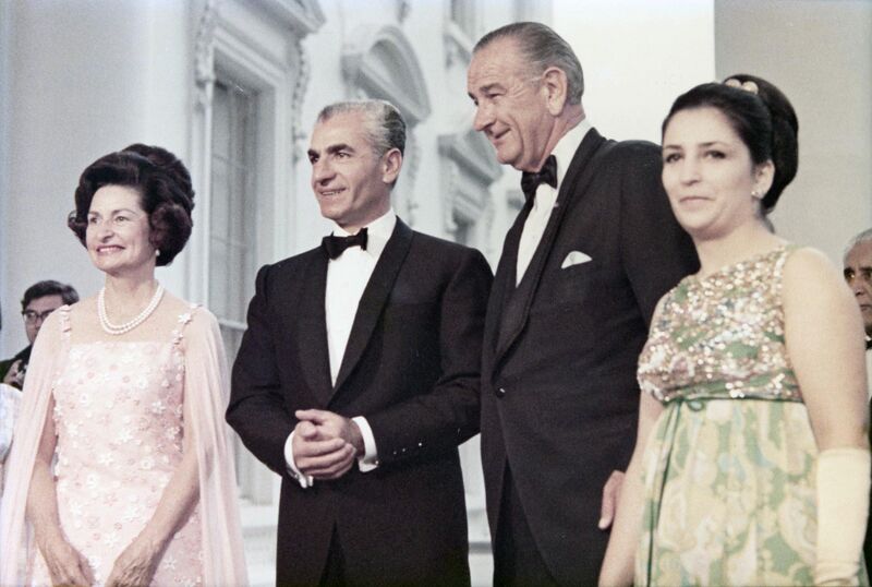 پرونده:ShahanshahAryamehrUSPresidentJohnsonWhiteHouse1968.jpg
