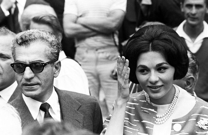 پرونده:ShahanshahShahbanouRome30May1961a.jpg