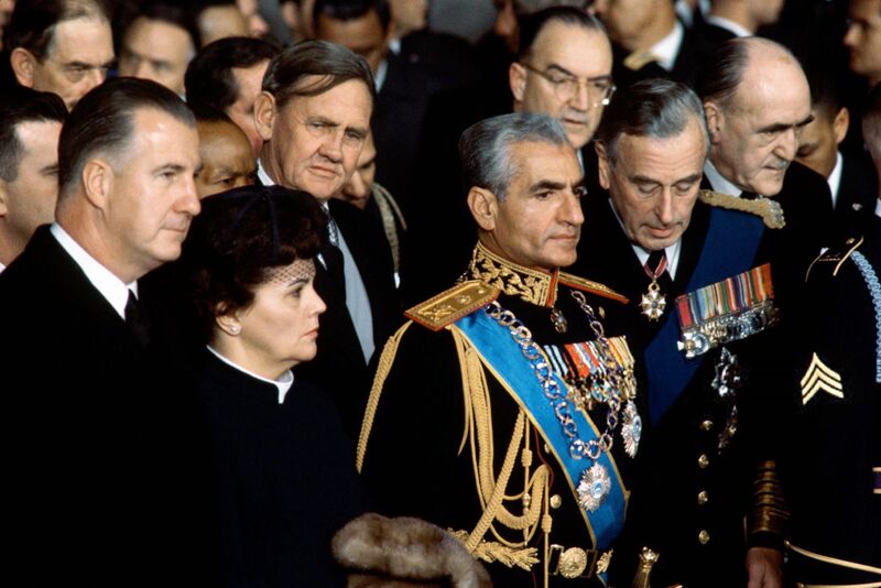 پرونده:ShahanshahAryamehrEisenhowerFuneralVicePresidentAgnew1April1969.jpg