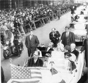 ShahanshahShahbanouNewYorkWelcome27 Farvardin1341.jpg