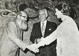 MohammadRezaPahlaviLiteracyAwardUNESCO1975.jpg