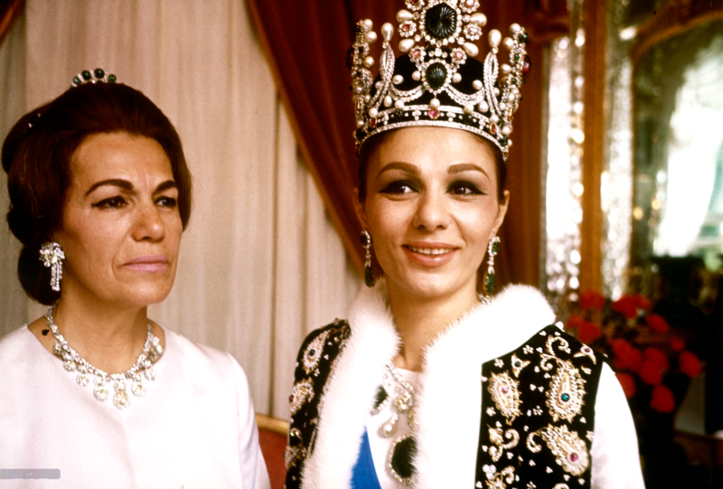 پرونده:Coronation 3.png