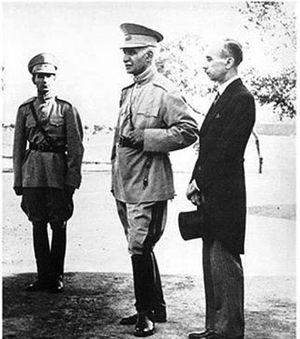 RezaShahBozorg va MansourPM1319.jpg