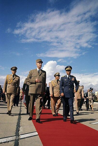 پرونده:ShahanshahShahbanouPresidentdeGaulleTehran1342b1.jpg