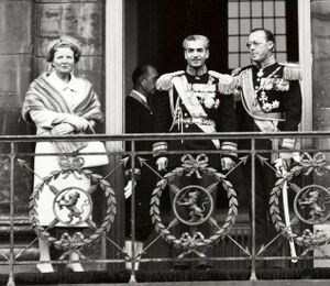 ShahanshahQueenBeatrixArrivalNetherlands1338b.jpg