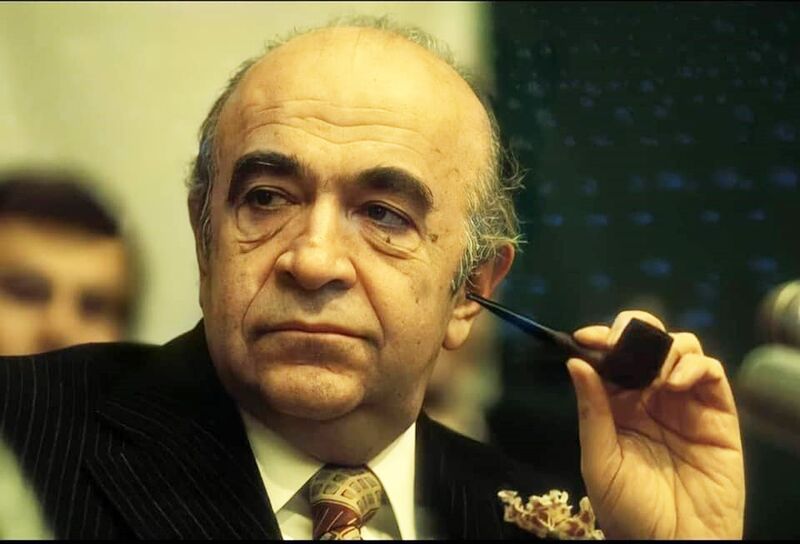 پرونده:HoveydaPrimeMinister1353K.jpg