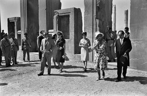 Shahanshah QueenJuliana1342TakhteJamshid5.jpg