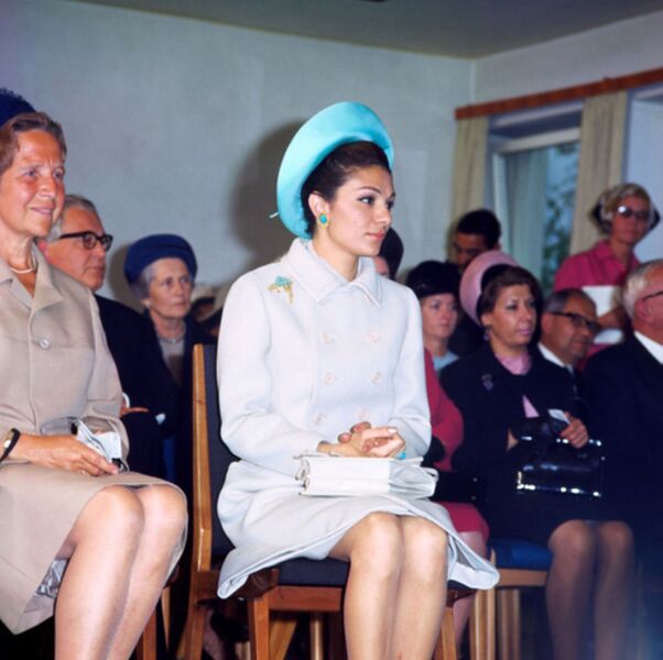 پرونده:ShahbanouVisitWGermanyMunichSOSChildrenVillage1346.jpg