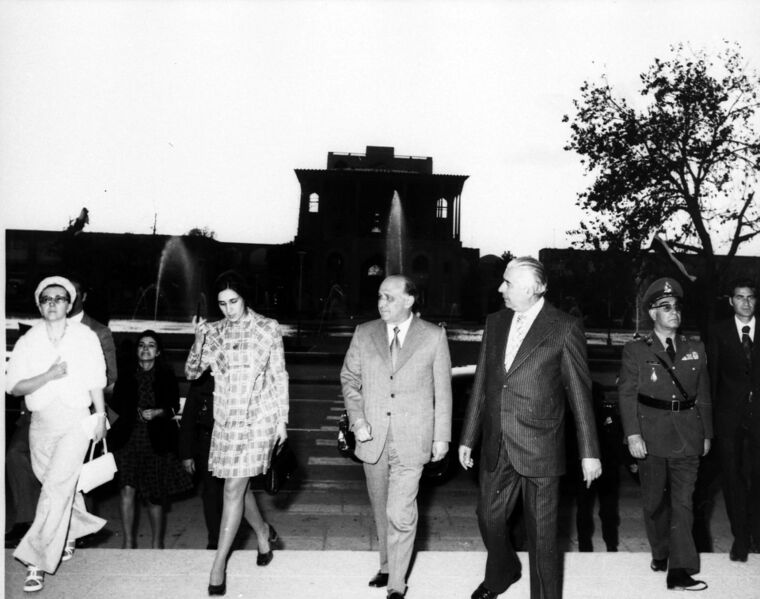 پرونده:Zhivkov Ludmila ZhivkovaEspahanAzar1353.jpg