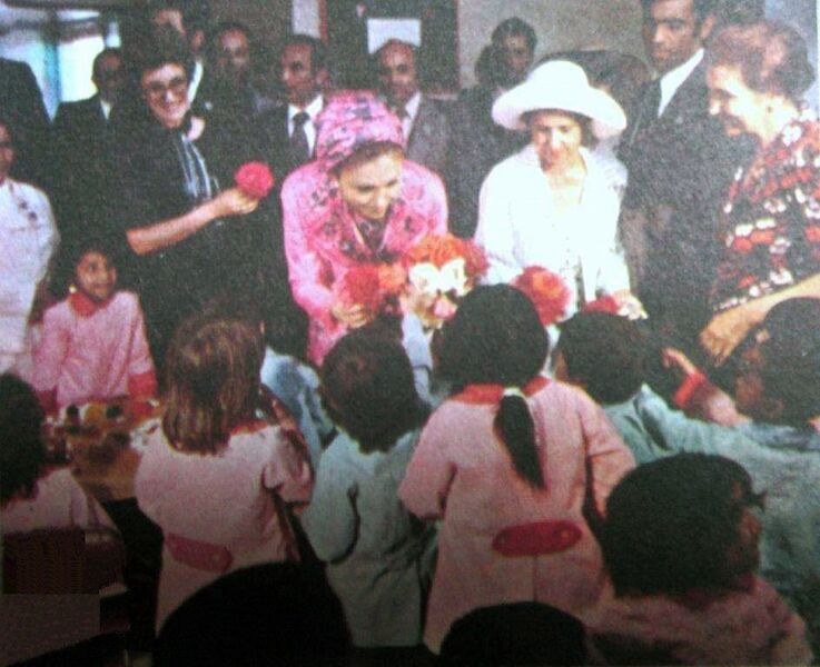 پرونده:ShahbanouBirjandFarahPahlaviOrphange2535.jpg