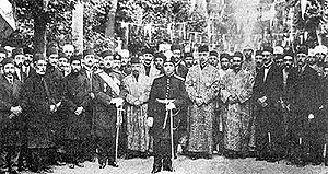 AhamdShah va CabinetVosoughaldoleh.jpg