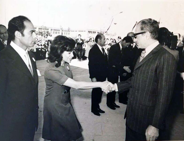 پرونده:ShahanshahFarahPahlaviEducationalInstitute1351a.jpg