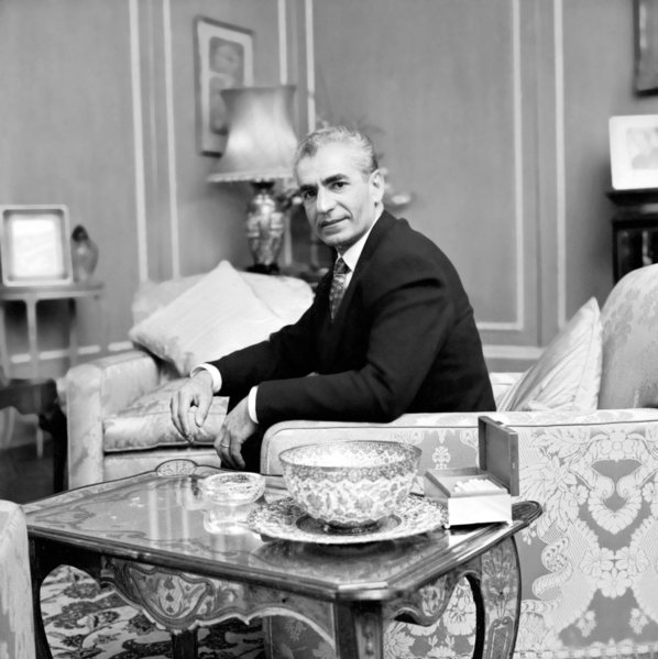 پرونده:HIM portrait 12.png