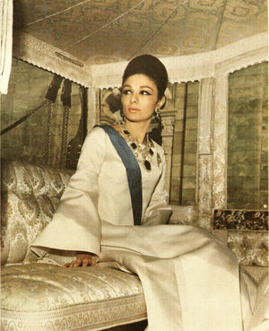 CoronationShahbanouFarahPahlavi1.jpg