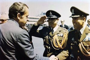 PresidentNixonGeneralAminiafsharDepartTehran10Khordad1351.jpg
