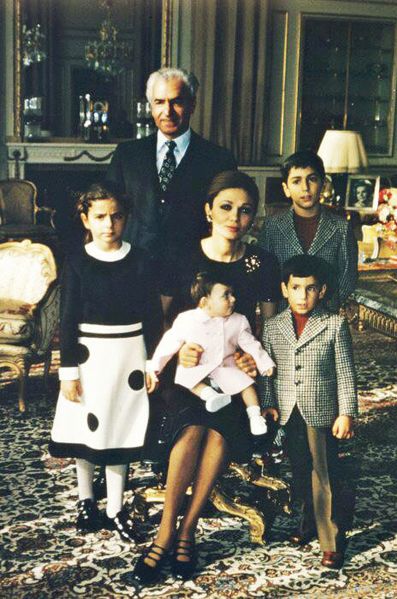 پرونده:ShahanshahRoyalfamily21.jpg