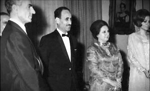 ShahanshahShahbanouPresidentArefReceptionHoveyda1345b.jpg