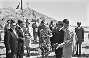 Shahanshah QueenJuliana1342TakhteJamshid16.jpg