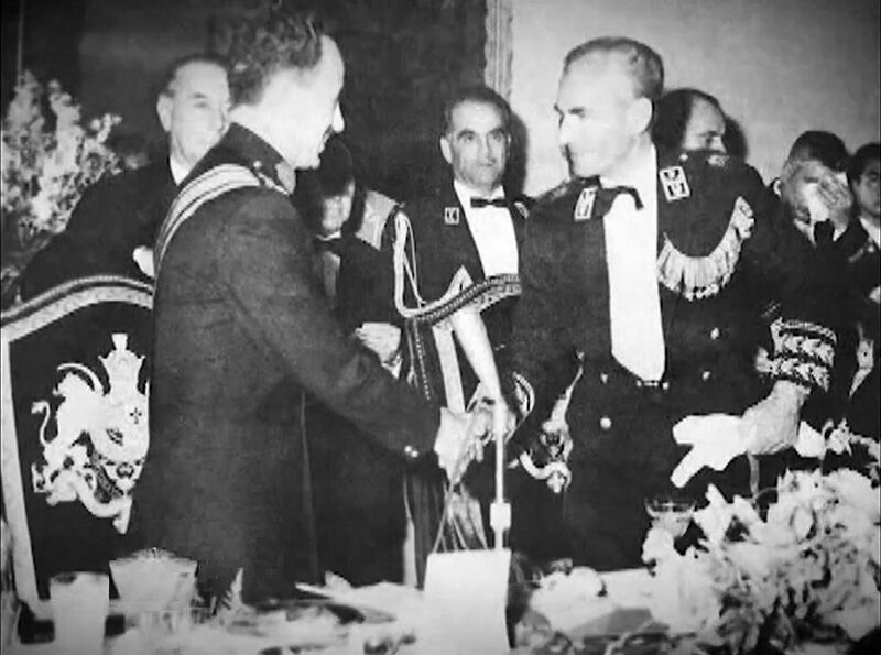 پرونده:ShahanshahArefPresidentIraqGolestanPalaceDinner1346b.jpg