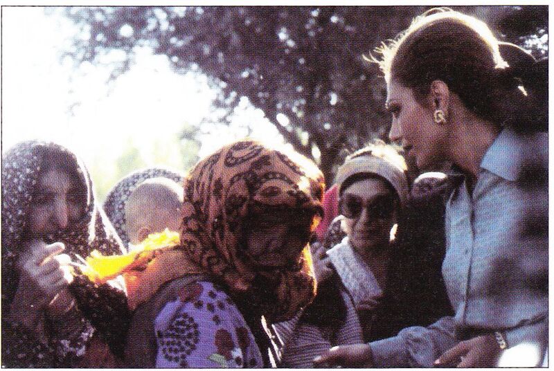 پرونده:ShahbanouFarahPahlaviBehkadeh‌BabaBaghiShahrivar2535.jpg