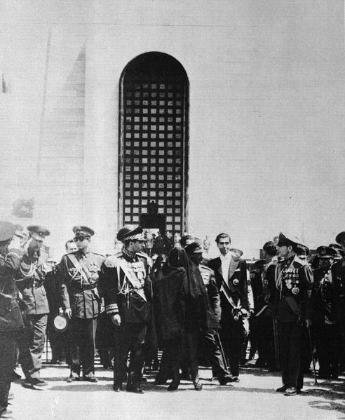پرونده:RezaShahBozorgFuneralShahrRey7.jpg