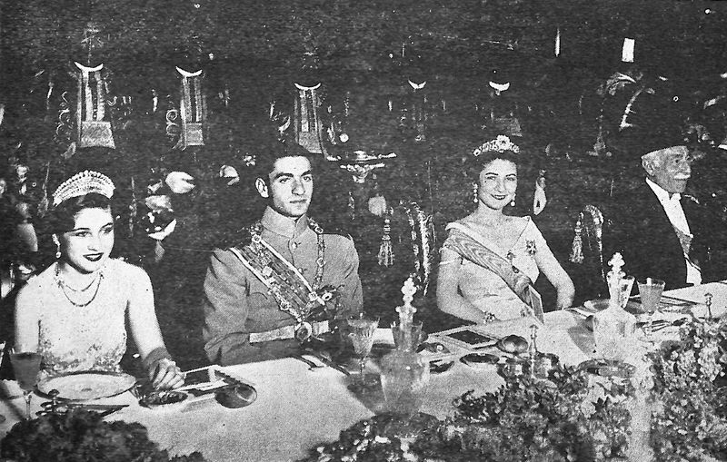 پرونده:MRPahlaviCrownPrinceWeddigFouziyeh25EsfandAbedinPalast2.jpg