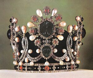 ShahbanooFarahPahlaviCrown1.jpg