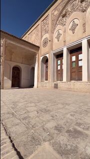 KashanHistoricalHouseBorujerdies1353a.jpg